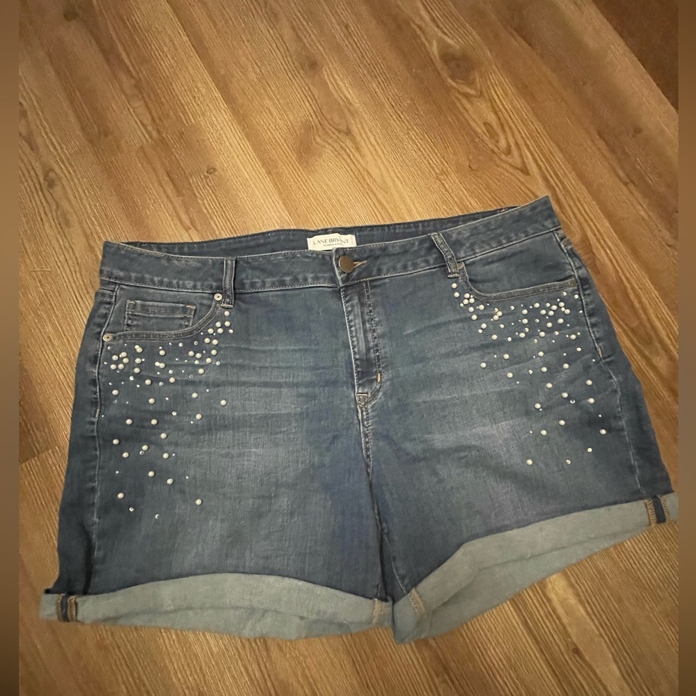 Lane Bryant Mid-Rise Stretch Girlfriend Shorts Pearl Rhinestone Size 20